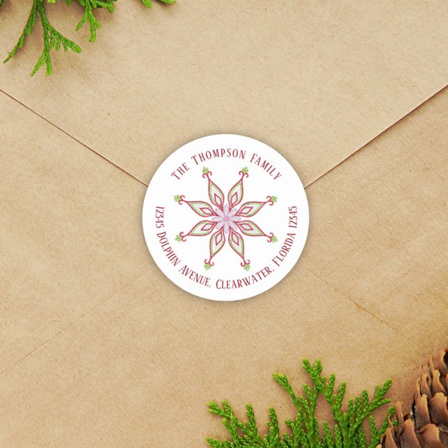 Sticker Rond Christmas Modern Cute Retourner Adresse Snowflakes (Whimsical red and green Christmas snowflake circle return address label. )