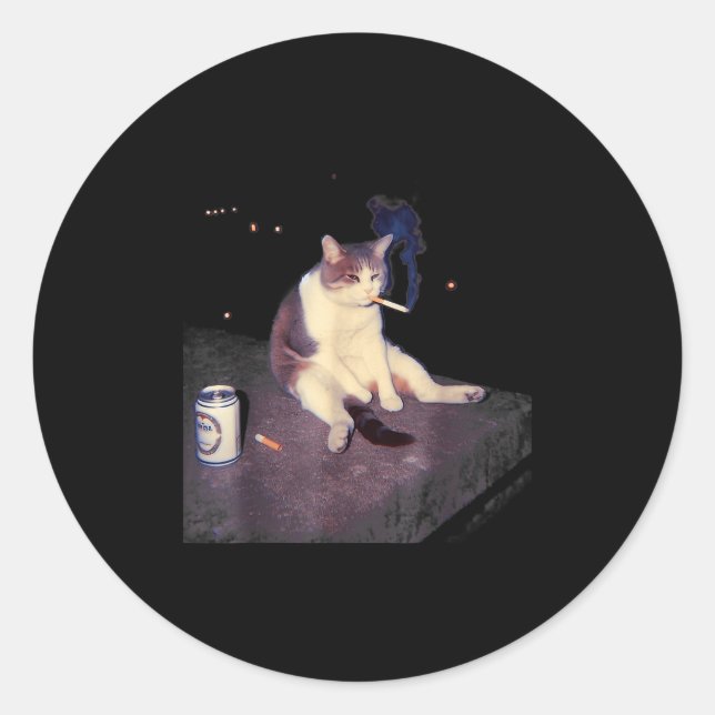 Sticker Rond Cigarette Kitten Drôle Fumer Mème Chat Stud Cervea (Devant)