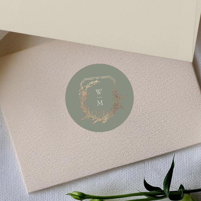 Sticker Rond Classic Sage & Cream Monogram Gold Crest Mariage (Créateur téléchargé)