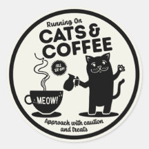 Courir avec des chats et du café