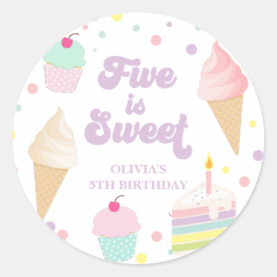 Sticker Rond Crème glacée et gâteau Cinq est doux 5e anniversai
