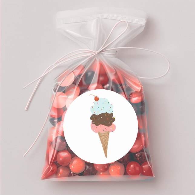 Sticker Rond Crème glacée triple Scoop avec cerise sur le dessu (Triple Scoop Ice Cream with cherry on top Classic Round Sticker
)