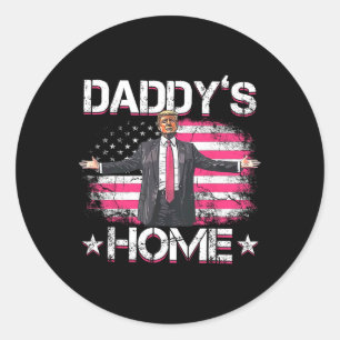 Sticker Rond Daddys Accueil Trump rose 2024 Trump amusant prend