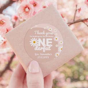 Sticker Rond Daisy rose Mlle onderful 1er anniversaire