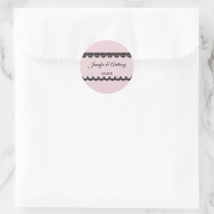 Sticker Rond Dentelle noire sur Soft Pink Mariage personnalisé