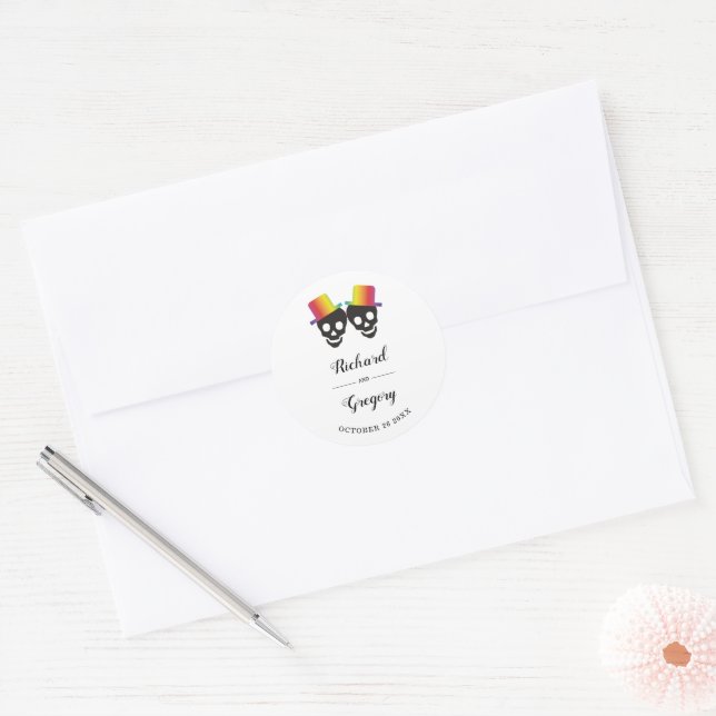Sticker Rond Deux crânes rainbow couleurs gay mariage (Enveloppe)
