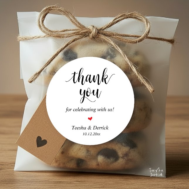 Sticker Rond Dîner Rustique moderne Mariage Merci Cadeaux (Modern Rustic Wedding Dinner Thank You Gifts Classic Round Sticker cute red heart Black White)