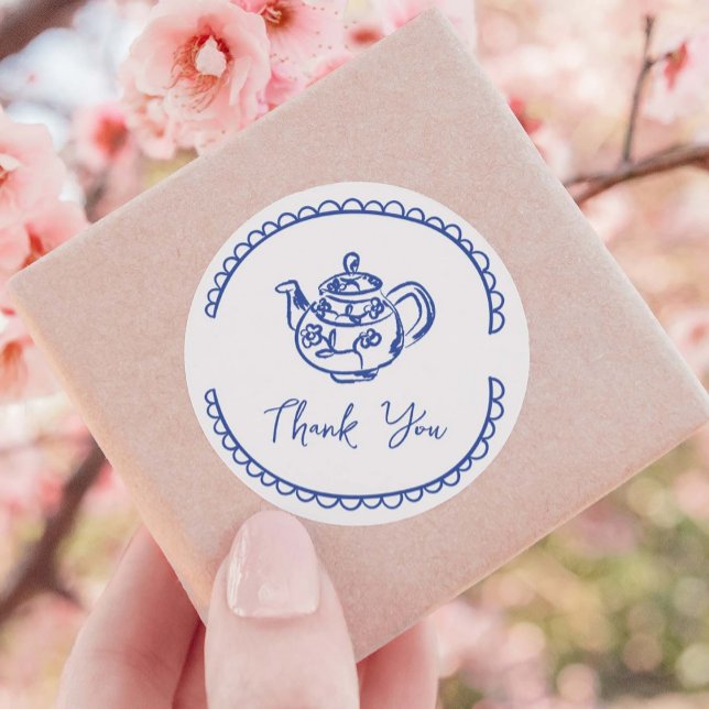 Sticker Rond Doodle de gribouillis de Whimsical main tiré Favor (thank you sticker with whimsical, doodle, hand drawn teapot in blue and a cute border)