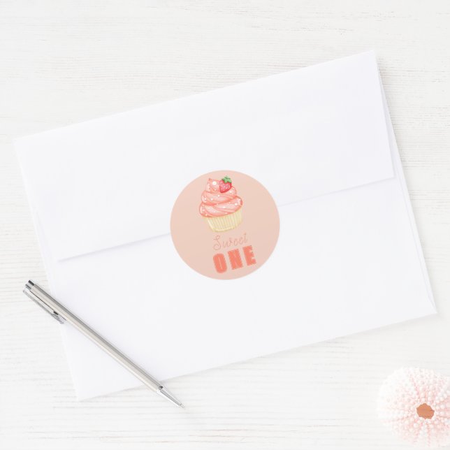 Sticker Rond Douce UNE, premier anniversaire rose pour filles  (Enveloppe)