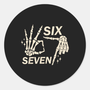 Sticker Rond Drôle 67 Six Sept Mème Couple Correspondant Hallow