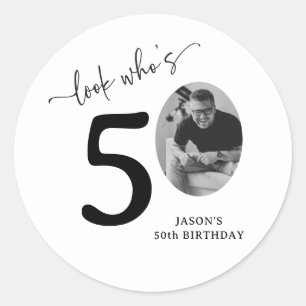 Sticker Rond Drôle 'Regardez qui a 50 ans' Élégant 50e Annivers
