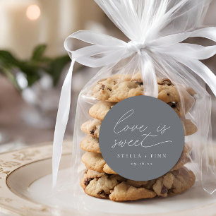 Sticker Rond Écriture Moderne Love Is Sweet Mariage