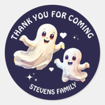 Éffrayant un mignon Halloween fantôme anniversaire