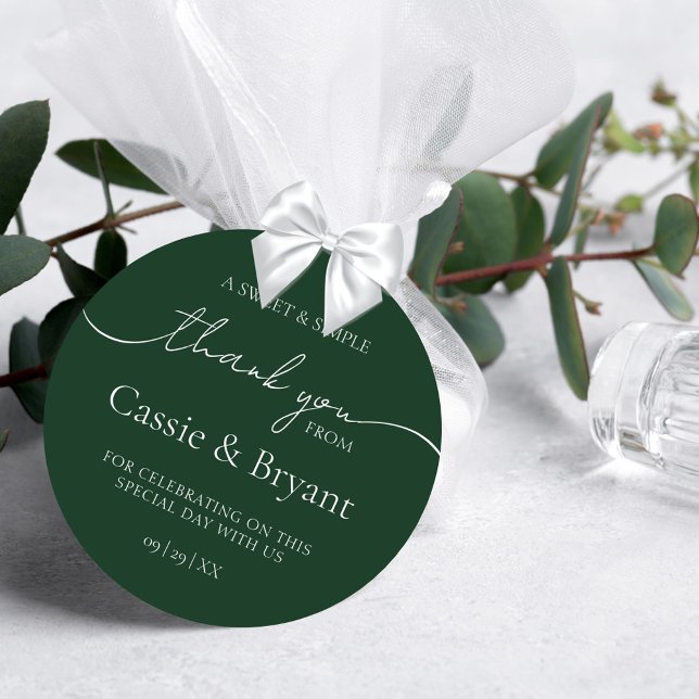 Sticker Rond Élégant Merci Mariage vert émeraude moderne (Elegant Calligraphy Script Modern Emerald Green Wedding Thank You Stickers)