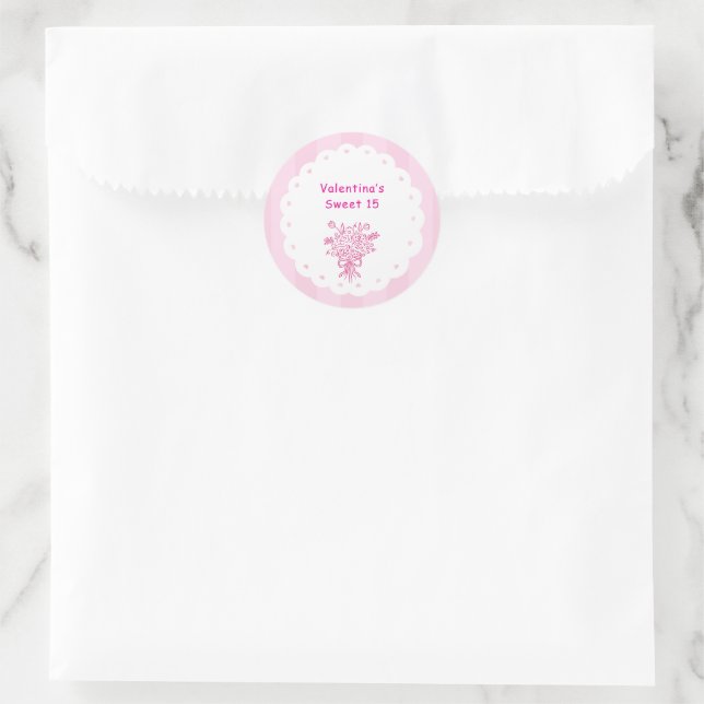 Sticker Rond Elégante Quinceañera Floral Bouquet | Rose et blan (Sac)