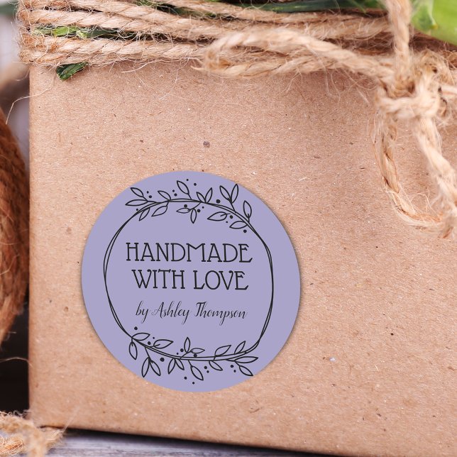 Sticker Rond Élégante Verdure Faite À La Main Avec Nom D'Amour  (Stylish Greenery Handmade With Love Name Purple Classic Round Sticker)