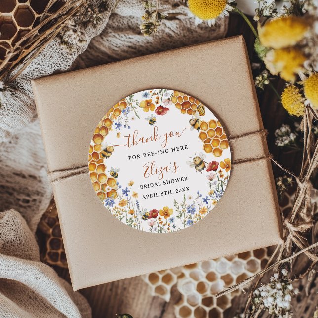 Sticker Rond Elle a Trouvé Son Abeille Merci Baby Shower (She Found Her Honey Bee Thank You Bridal Shower Classic Round Sticker)