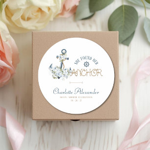 Sticker Rond Elle a trouvé son ancre : une fête prénuptiale sur
