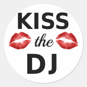 Sticker Rond Embrassez le DJ avec les traces rouges de rouge à