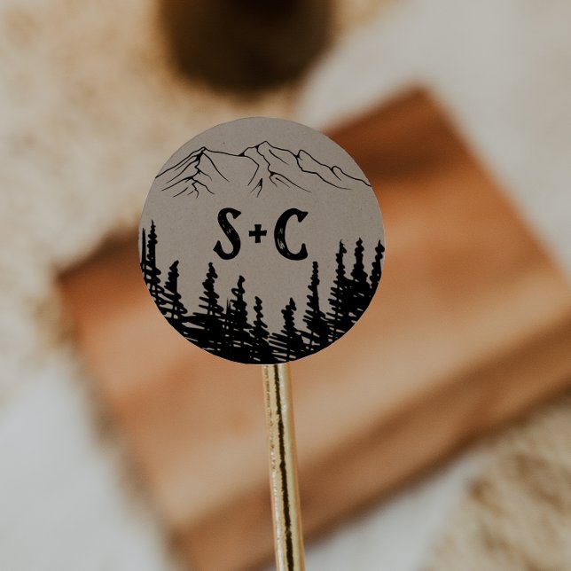Sticker Rond Enveloppe de Mariage de monogramme de montagne Woo (Créateur téléchargé)