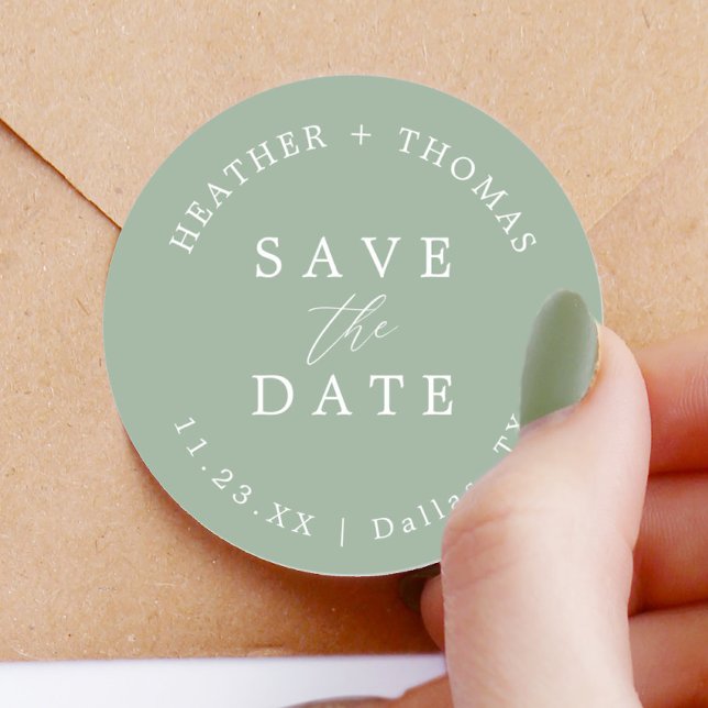 Sticker Rond Enveloppe de mariage vert sauge Épargnez la date (Créateur téléchargé)