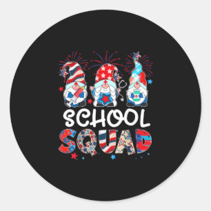 Sticker Rond Équipe de l'école gnome infirmière stéthoscope pat