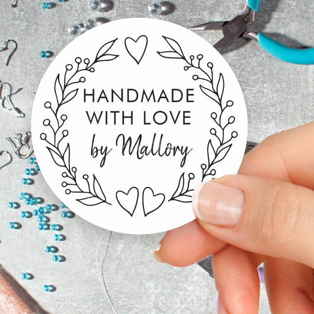 Sticker Rond Fabriqué à la main avec l'amour Doodle Wreath Scri (Handmade with Love signed stickers with line drawn wreath)