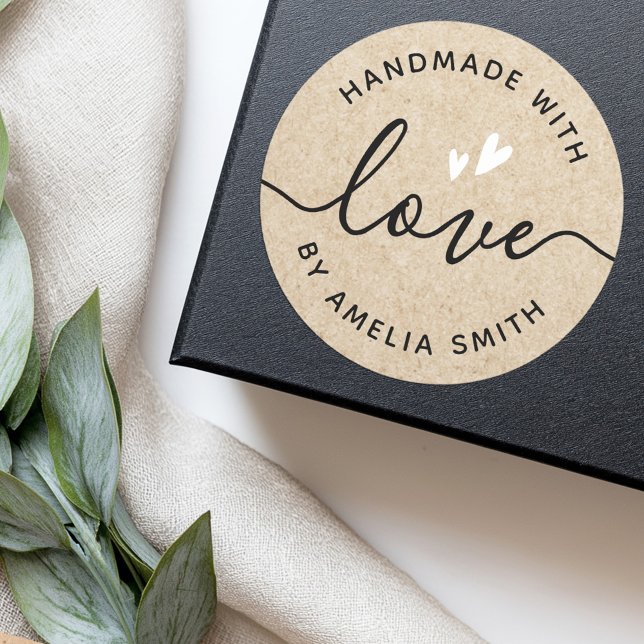 Sticker Rond Fabriqué avec des cœurs de papier kraft (Handmade with love hearts name Kraft paper look Classic Round Sticker)
