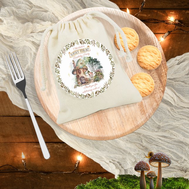Sticker Rond Fairy First Woodland Animaux Champignons 1er anniv (Fairy First Woodland Animals Mushrooms Girl's 1st Birthday Party Favor Round Stickers)