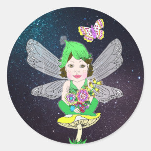 Sticker Rond Fée Whimsical Little Elf, champignons et papillon