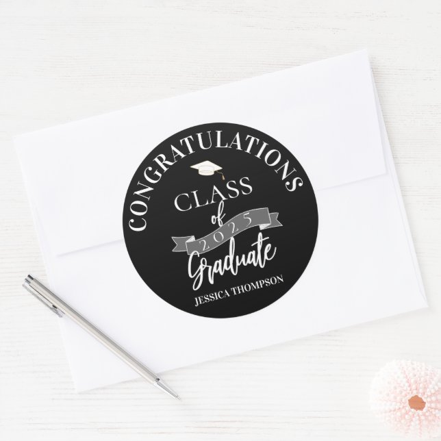 Sticker Rond Félicitations Diplômé(e) Promotion noire 2025 Dipl (Enveloppe)