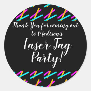 Sticker Rond Fête d'anniversaire de filles au laser tag rose sa