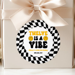 Sticker Rond Fête d'anniversaire Rétro 12 ans Twelve Is A Vibe