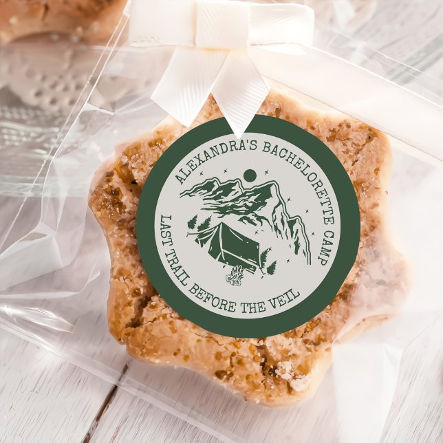 Sticker Rond Fête de Bachelorette de Week-end de Camping Simple (Créateur téléchargé)