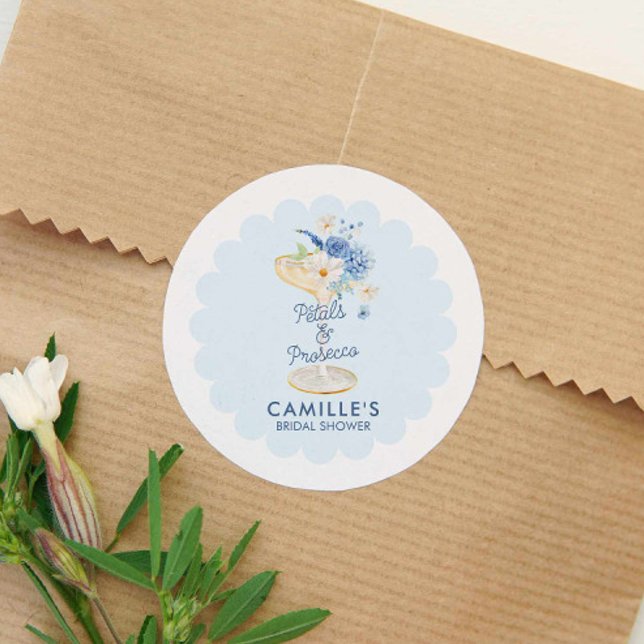 Sticker Rond Fête des mariées de bulle bleue (Blue Petals and Prosecco round sticker
)