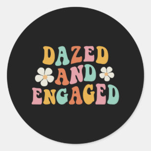 Sticker Rond Fleurs Dazées Et Engagées Partie Super Bachelorett