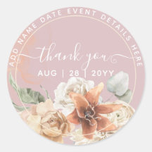 Fleurs roses poussiéreuses et herbe de pampas pour