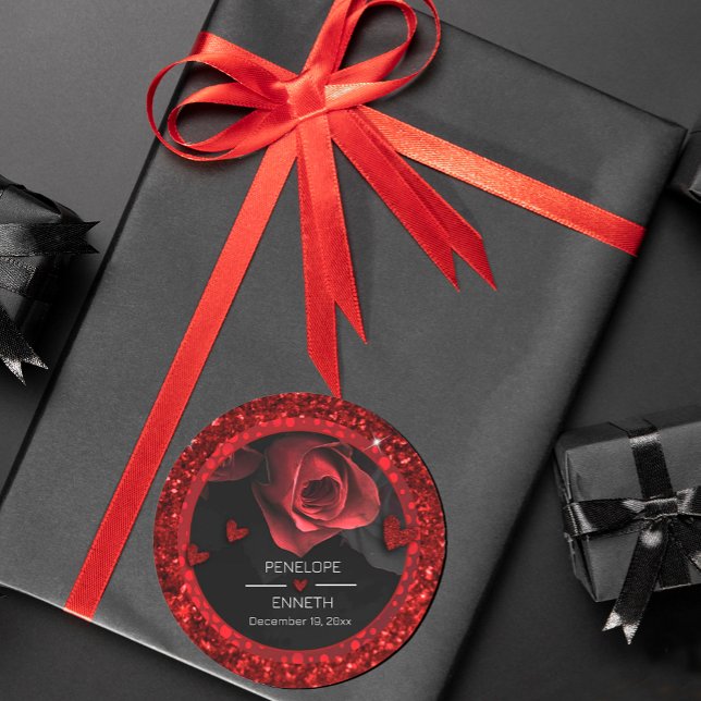 Sticker Rond Flore rouge noir foncé Moody (#zazlemade #BurgundyRed #darkmoody #weddingfavor #blackandred #gitterred #sparkles #heart #chic)