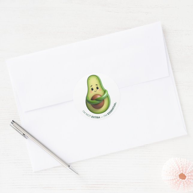 Sticker Rond Funny Avocado Tote – I’m Not Extra, I’m Essential (Enveloppe)