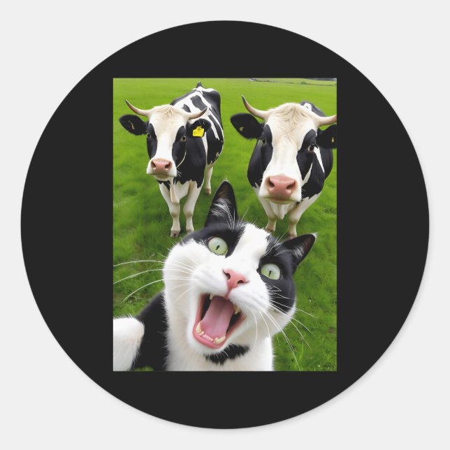 Sticker Rond Funny Black And White Cat Cow Selfie  (Devant)