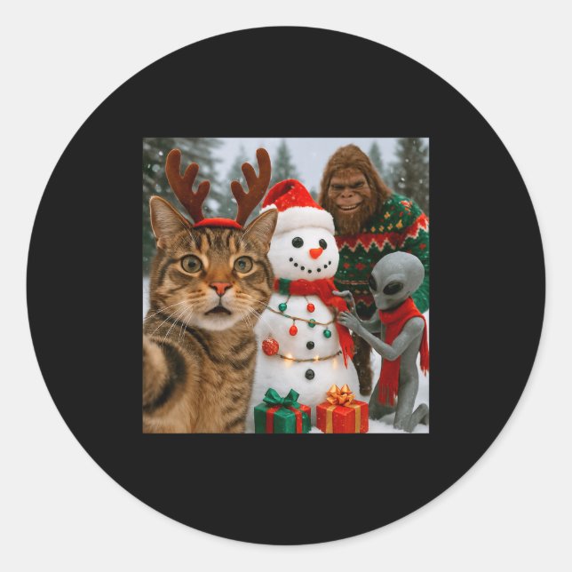 Sticker Rond Funny Christmas Cat Selfie With Bigfoot Alien &amp (Devant)