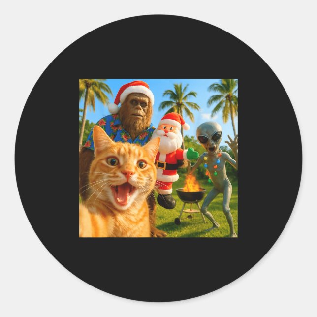 Sticker Rond Funny Christmas Cat Selfie With Bigfoot &amp; Alie (Devant)