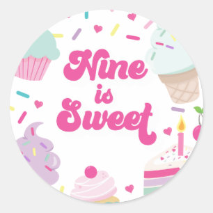 Sticker Rond Glace et gâteau Nine est un doux 9e anniversaire