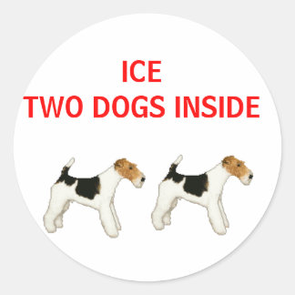 Sticker Rond GLACE secourt DEUX CHIENS À L'INTÉRIEUR