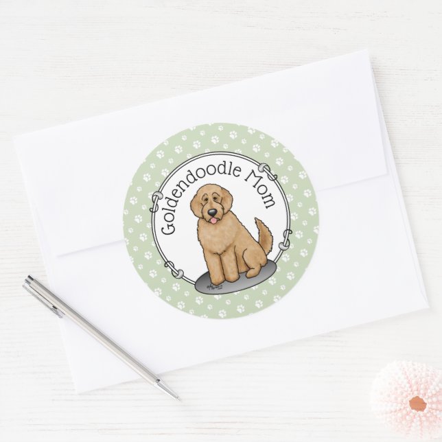 Sticker Rond Goldendoodle Mom Doodle Mom (rouge doré) (Enveloppe)
