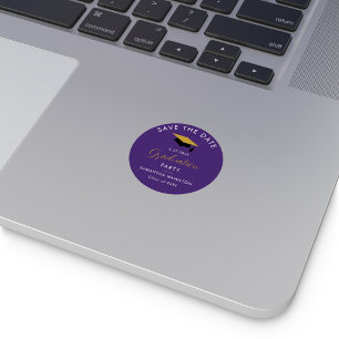Sticker Rond Graduate 2024 Script Enregistrer la date Grad Purp