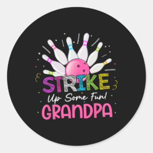 Sticker Rond Grattez Un Grand-Père Amusant De La Fille Annivers