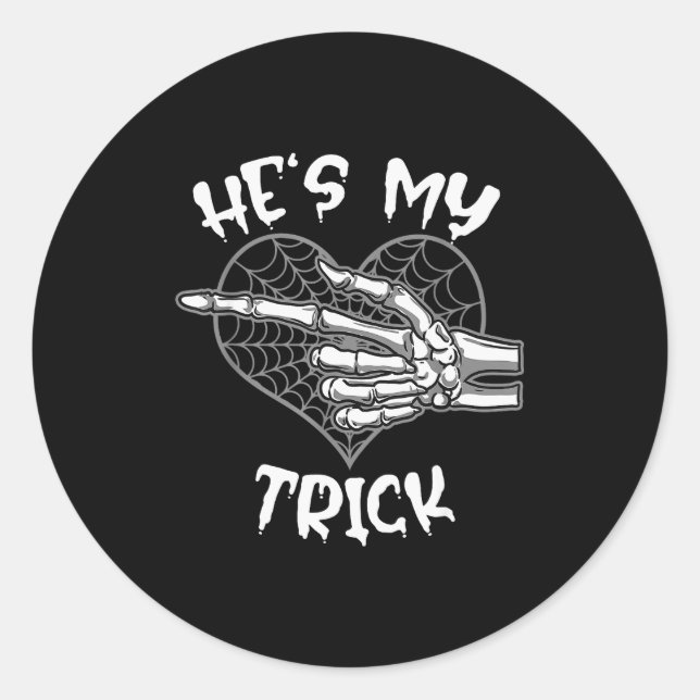 Sticker Rond He's My Trick Funny Halloween Matching Couple Girl (Devant)