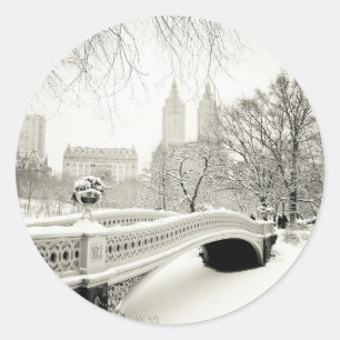 Sticker Rond Hiver de Central Park - neige sur le pont d'arc