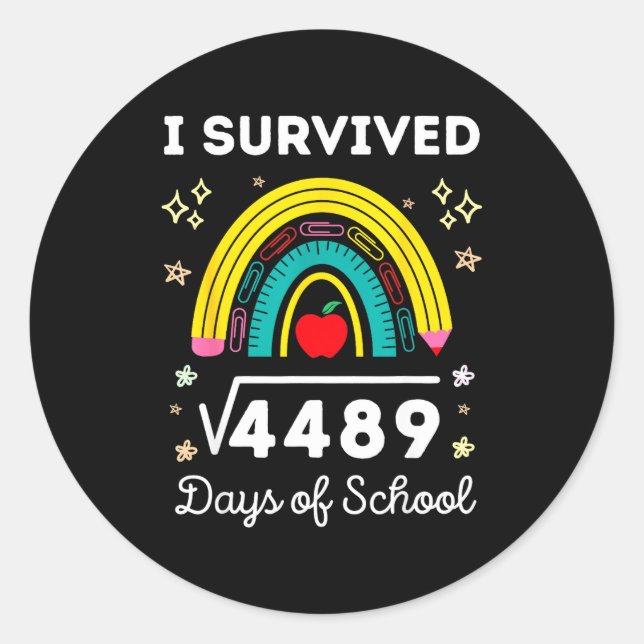 Sticker Rond I Survived 67 Square Root Days Of School Funny Mem (Devant)
